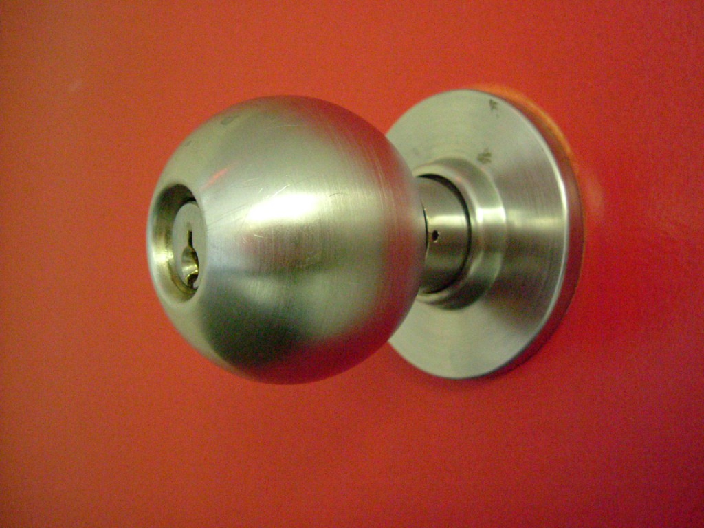 door-knob-1-1536236